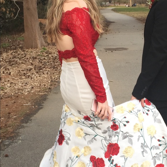 Formal dress - Picture 5 of 6